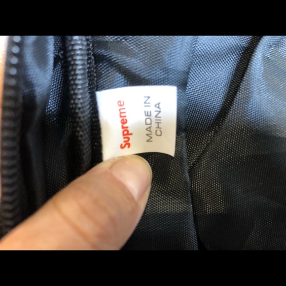 ♥️Supreme Black Backpack ♥️ - Picture 9 of 11
